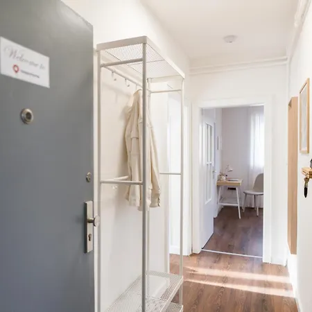 Apartment Mitten In - Happyhome - 2 Zimmer, 6 Personen, Outletcenter, Autostadt, Vw-nah, Parken
