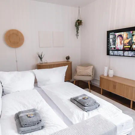 Mitten In - Happyhome - 2 Zimmer, 6 Personen, Outletcenter, Autostadt, Vw-nah, Parken Apartment *